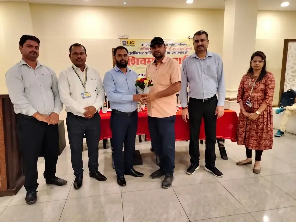 Why Choose Us – Team Shivam Tripathi LIC